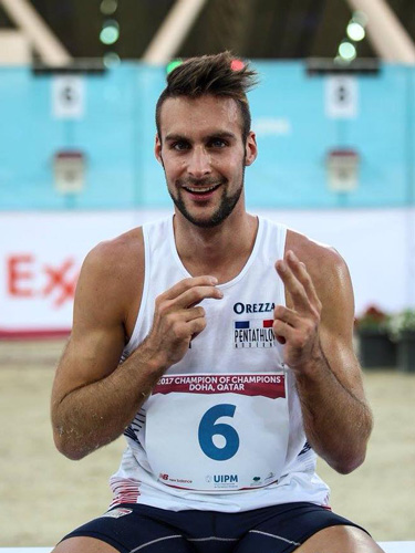 Valentin Belaud dort sur matelas et literie Vaudou Sport
