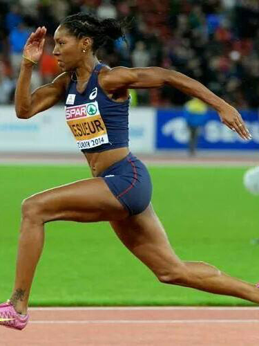 Eloyse Lesueur dort sur matelas et literie Vaudou Sport