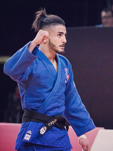 Walide Khyar dort sur matelas et literie Vaudou Sport