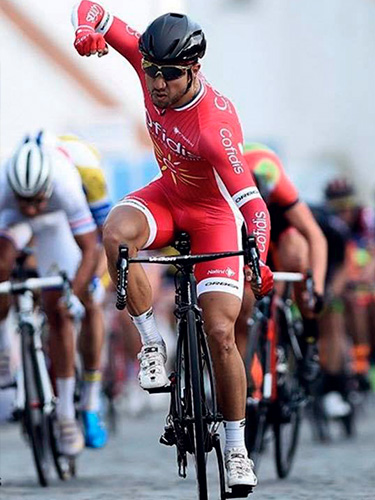 Nacer Bouhanni dort sur matelas et literie Vaudou Sport