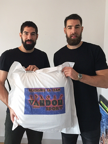 Luka Karabatic dort sur matelas et literie Vaudou Sport