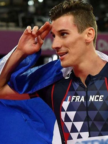 Pierre Ambroise Bosse dort sur matelas et literie Vaudou Sport