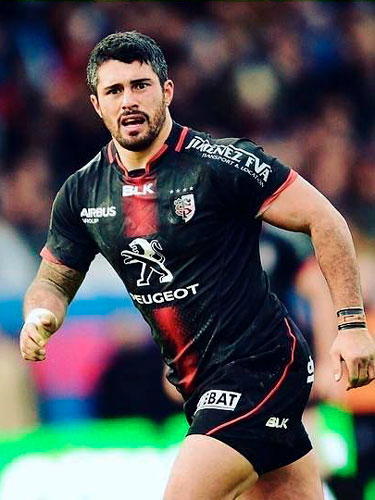 Yann David dort sur matelas et literie Vaudou Sport