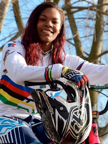Axelle Etienne dort sur matelas et literie Vaudou Sport