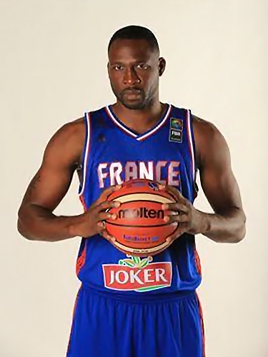 Florent Pietrus dort sur matelas et literie Vaudou Sport