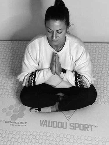 Alexandra Recchia dort sur matelas et literie Vaudou Sport